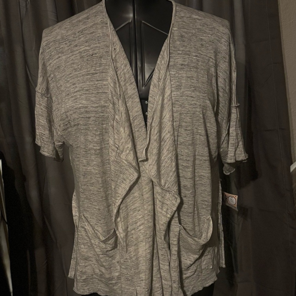 Elegant Heather Gray Women's Short Sleeve cascading Cardigan with pockets